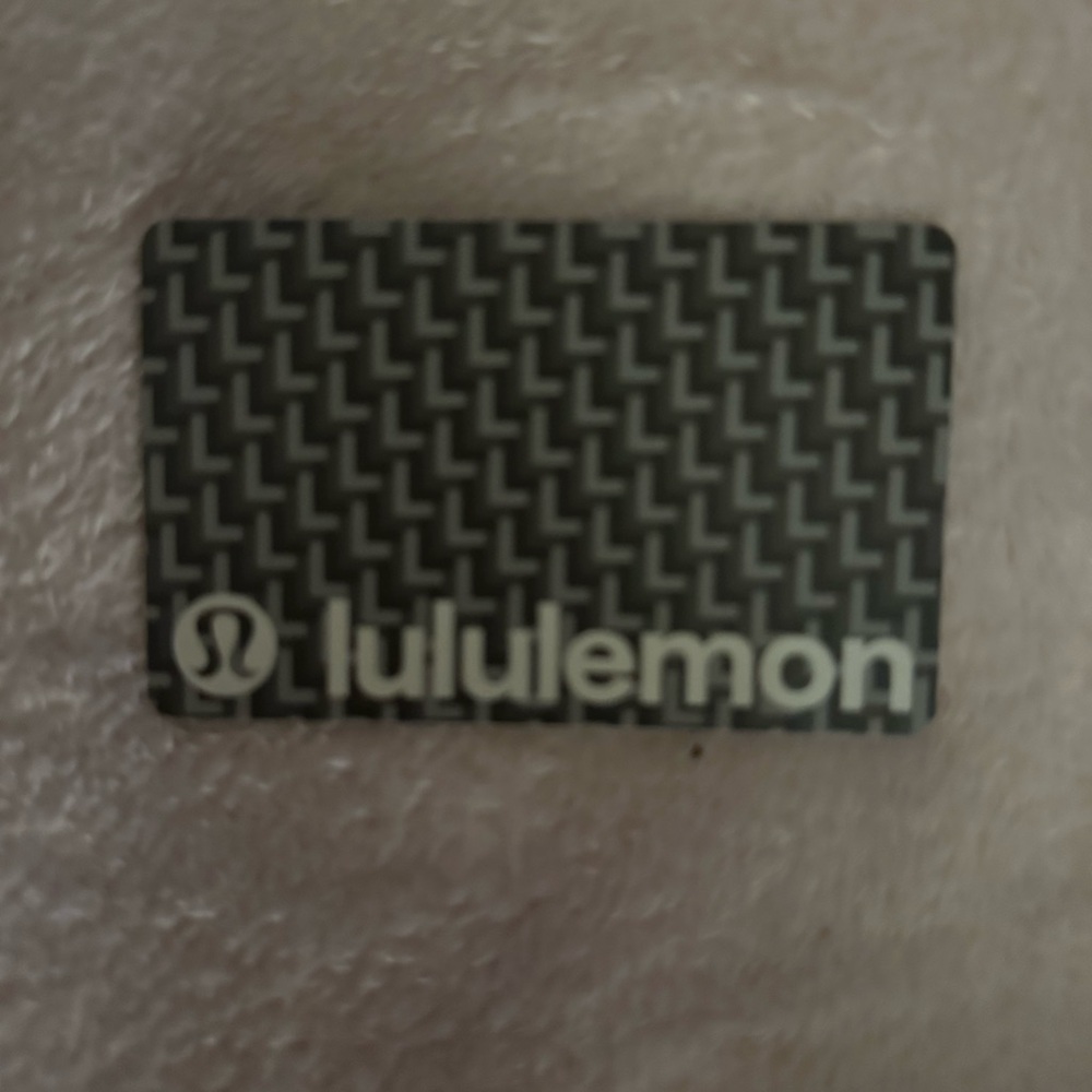 Lululemon Black and Gray Textured Card